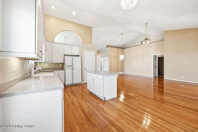 14029 Waters Edge Dr, Louisville, KY 40245