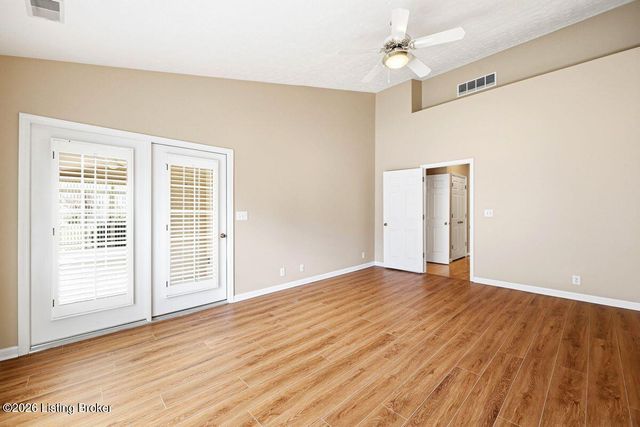 14029 Waters Edge Dr, Louisville, KY 40245