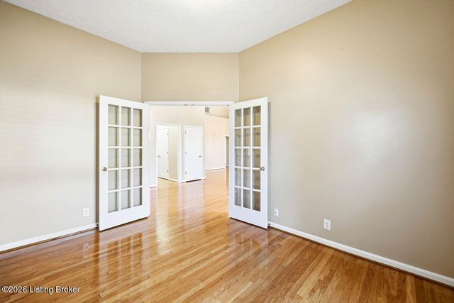 14029 Waters Edge Dr, Louisville, KY 40245