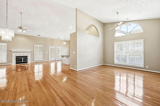 14029 Waters Edge Dr, Louisville, KY 40245