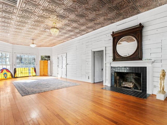 2421 Avenue G, Bay City, TX 77414