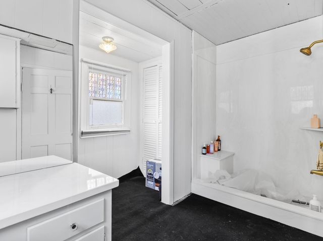 2421 Avenue G, Bay City, TX 77414