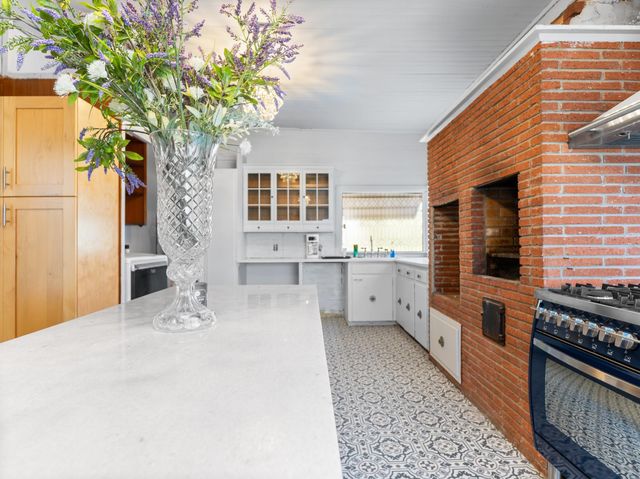 2421 Avenue G, Bay City, TX 77414