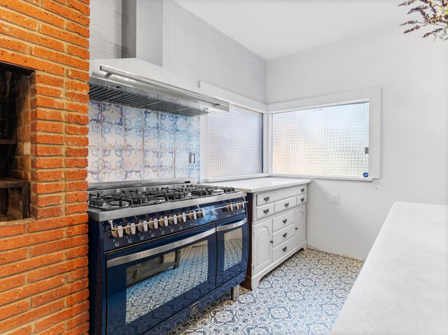 2421 Avenue G, Bay City, TX 77414