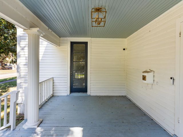 2421 Avenue G, Bay City, TX 77414