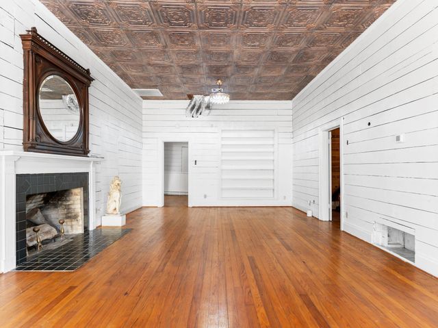 2421 Avenue G, Bay City, TX 77414