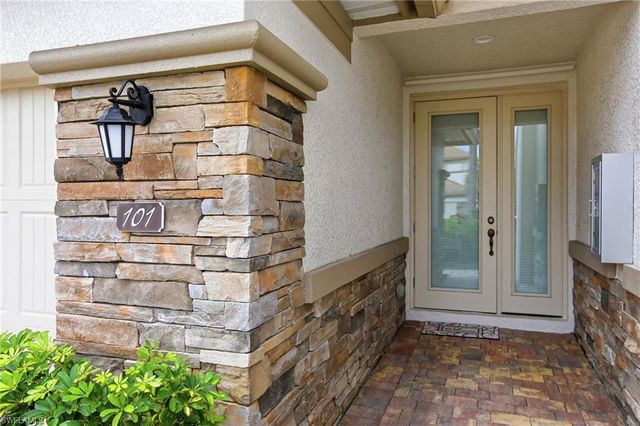 9204 Quartz LN 3-101, Naples, FL 34120
