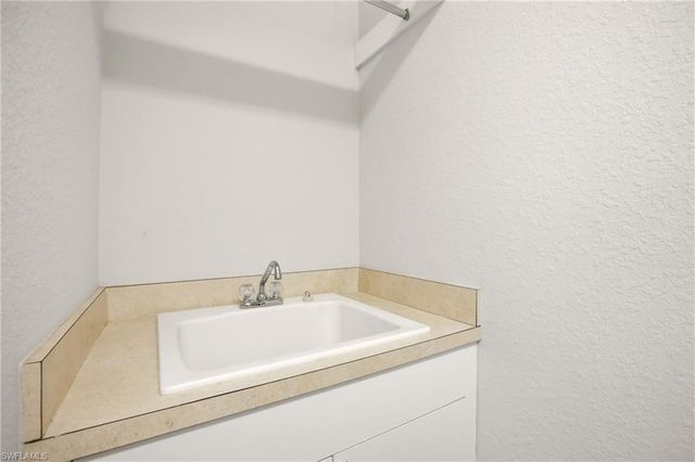 9204 Quartz LN 3-101, Naples, FL 34120