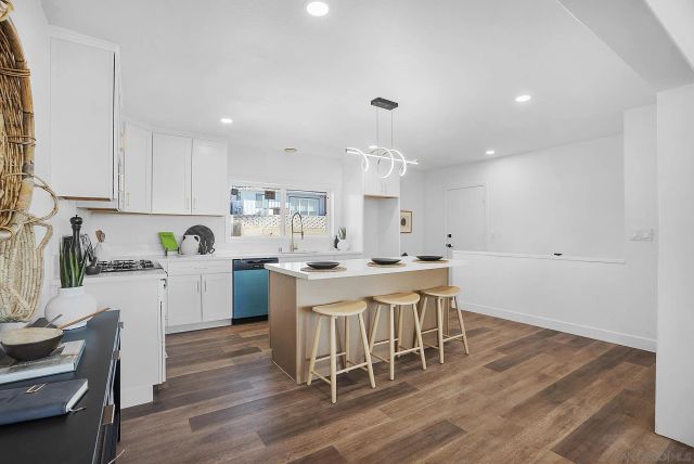 5528 San Onofre Ter, San Diego, CA 92114