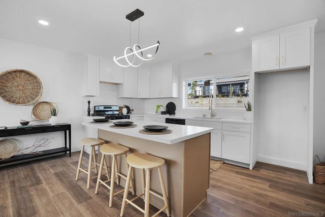 5528 San Onofre Ter, San Diego, CA 92114