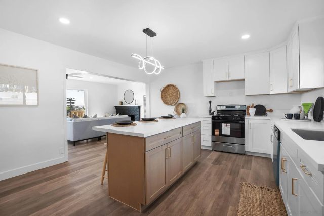 5528 San Onofre Ter, San Diego, CA 92114