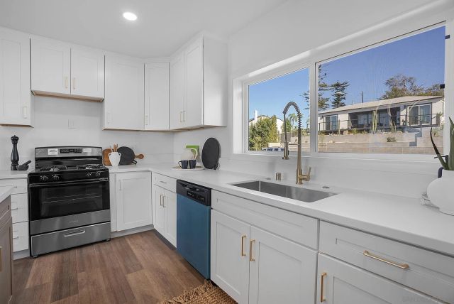 5528 San Onofre Ter, San Diego, CA 92114