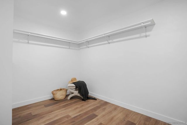 5528 San Onofre Ter, San Diego, CA 92114