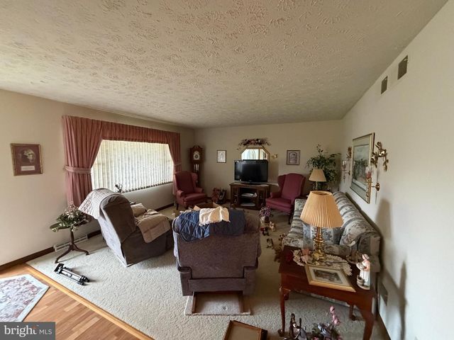 632 KITTATINNY DRIVE, Chambersburg, PA 17202