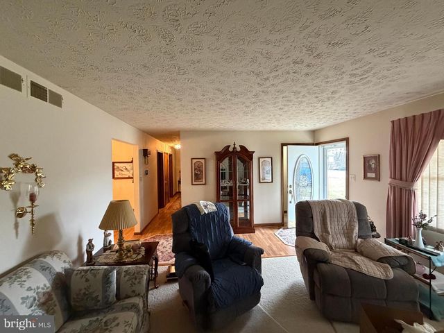 632 KITTATINNY DRIVE, Chambersburg, PA 17202