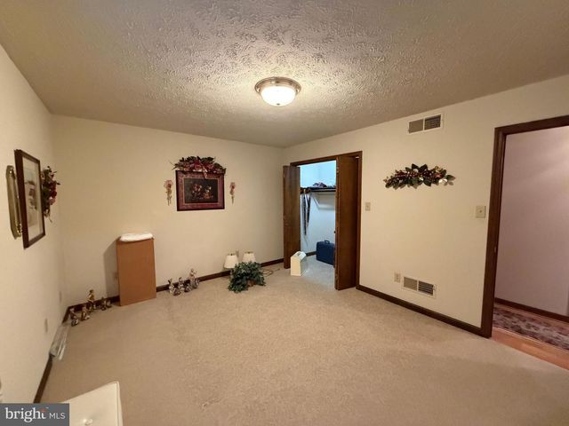 632 KITTATINNY DRIVE, Chambersburg, PA 17202