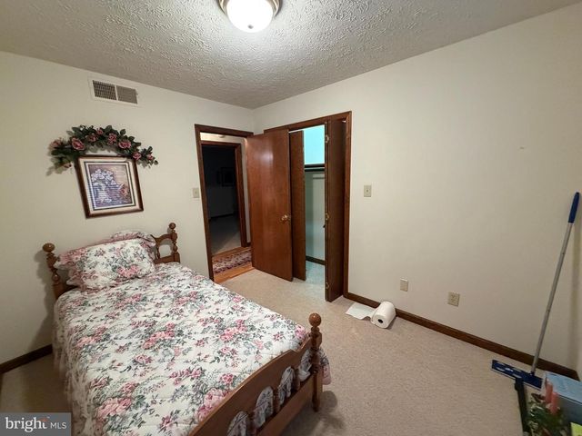 632 KITTATINNY DRIVE, Chambersburg, PA 17202