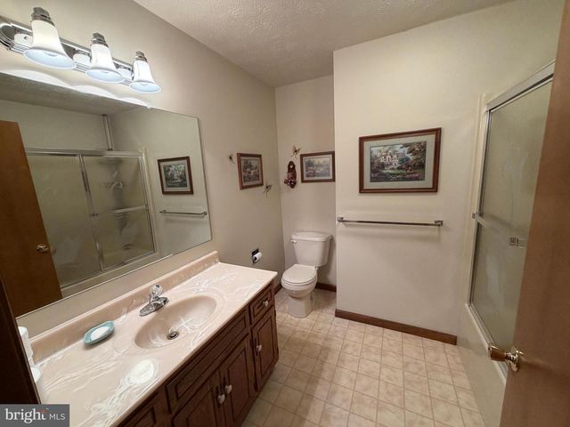 632 KITTATINNY DRIVE, Chambersburg, PA 17202