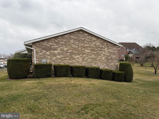 632 KITTATINNY DRIVE, Chambersburg, PA 17202