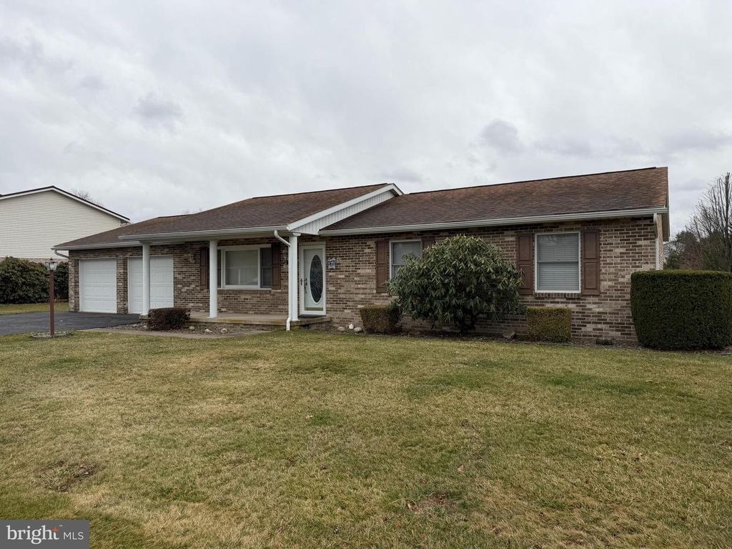 632 KITTATINNY DRIVE, Chambersburg, PA 17202