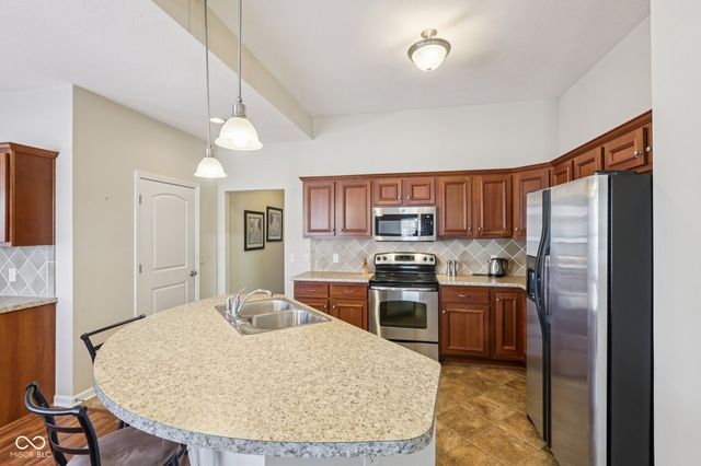 1091 Distinctive Way, Greenfield, IN 46140