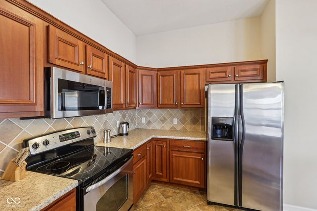 1091 Distinctive Way, Greenfield, IN 46140