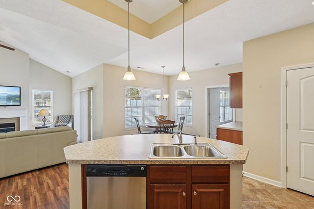 1091 Distinctive Way, Greenfield, IN 46140