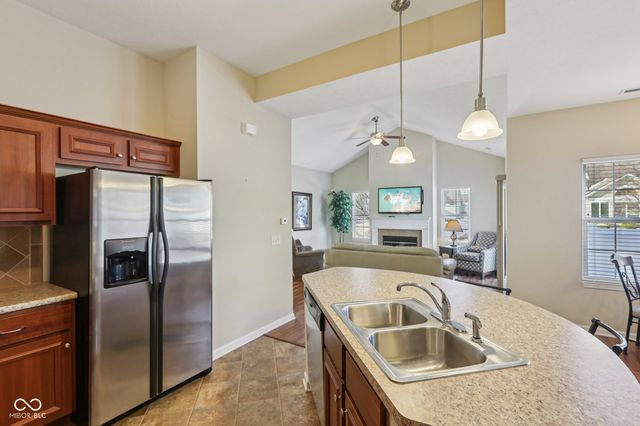 1091 Distinctive Way, Greenfield, IN 46140