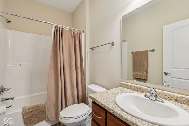 1091 Distinctive Way, Greenfield, IN 46140