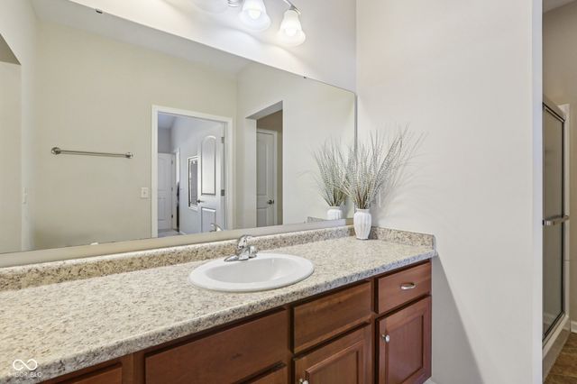 1091 Distinctive Way, Greenfield, IN 46140