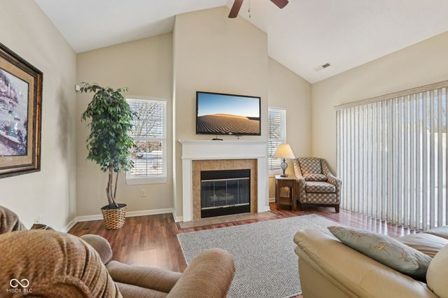 1091 Distinctive Way, Greenfield, IN 46140