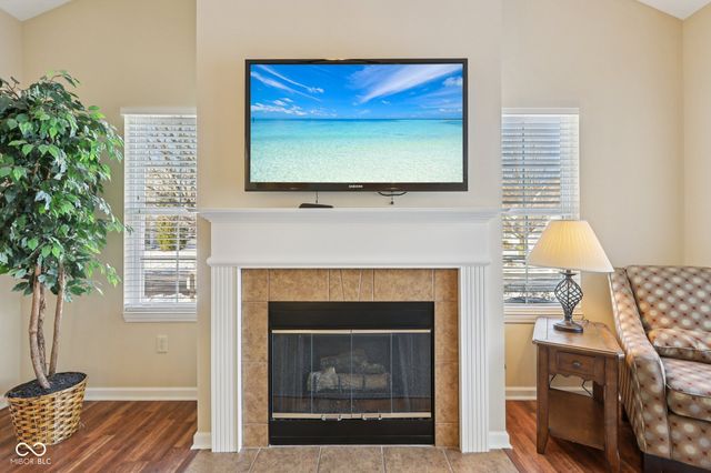 1091 Distinctive Way, Greenfield, IN 46140