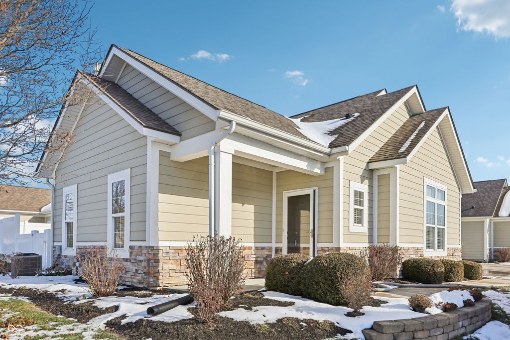 1091 Distinctive Way, Greenfield, IN 46140