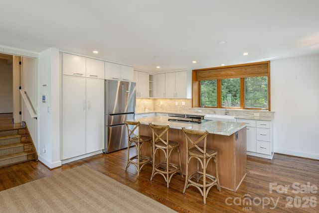 28 Forest Road, Asheville, NC 28803
