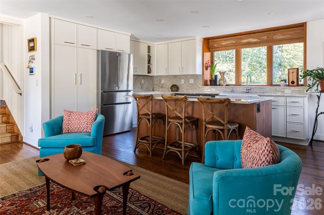 28 Forest Road, Asheville, NC 28803