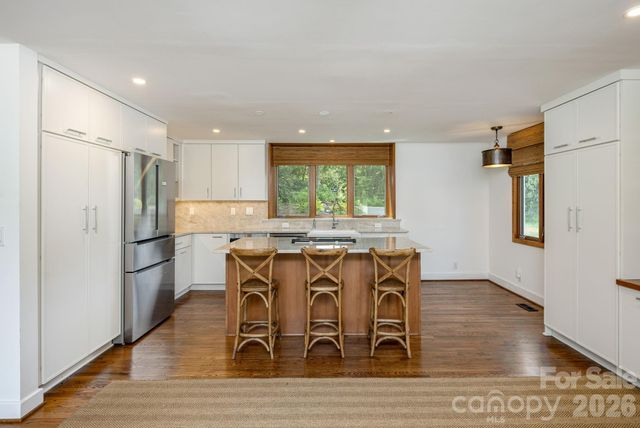 28 Forest Road, Asheville, NC 28803