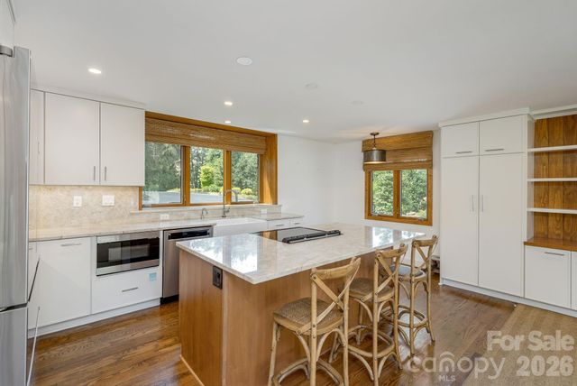 28 Forest Road, Asheville, NC 28803