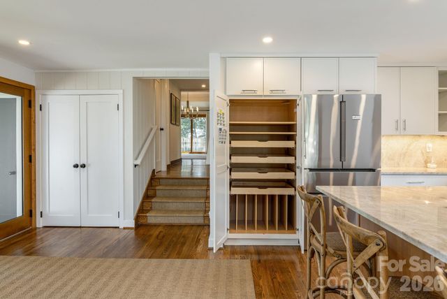 28 Forest Road, Asheville, NC 28803