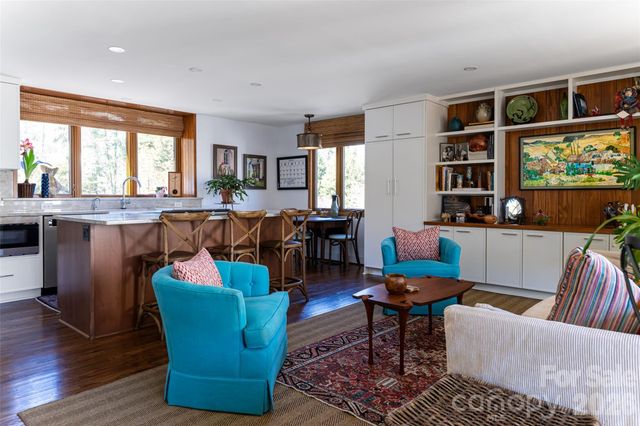 28 Forest Road, Asheville, NC 28803
