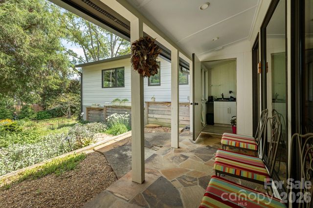 28 Forest Road, Asheville, NC 28803