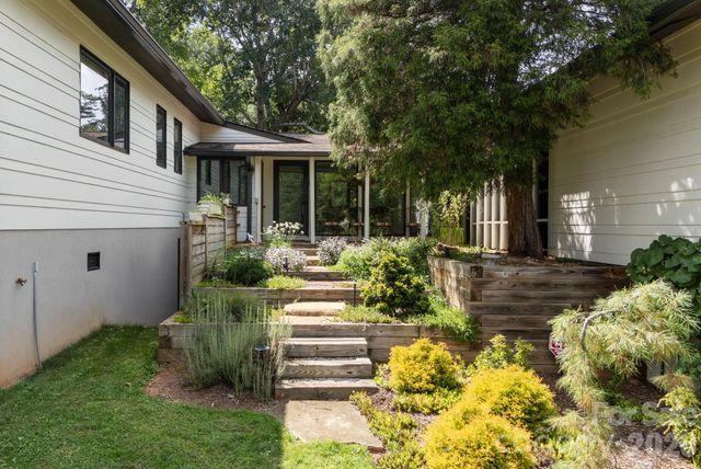28 Forest Road, Asheville, NC 28803