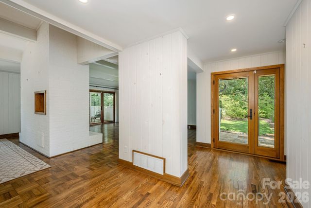 28 Forest Road, Asheville, NC 28803