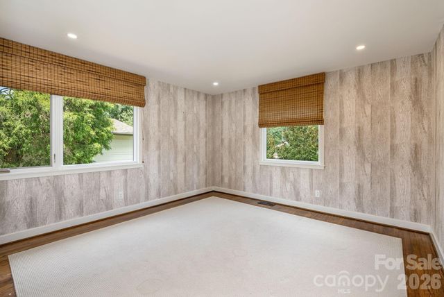 28 Forest Road, Asheville, NC 28803