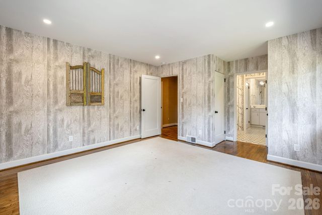28 Forest Road, Asheville, NC 28803