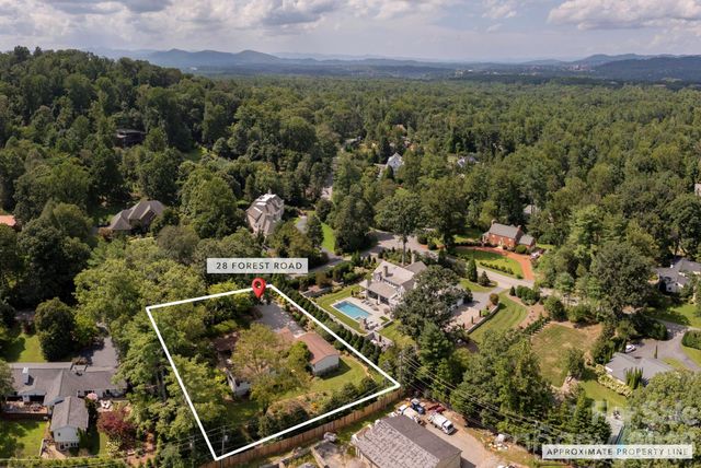 28 Forest Road, Asheville, NC 28803