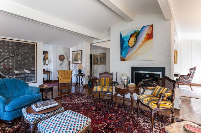 28 Forest Road, Asheville, NC 28803