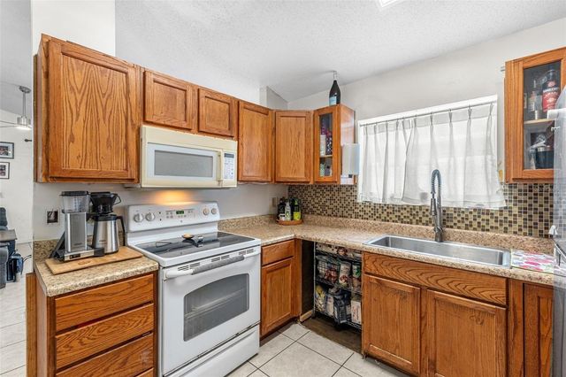 9911 FLYNT CIRCLE, Orlando, FL 32825