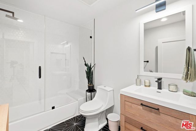 11237 Braddock Drive, Culver City, CA 90230