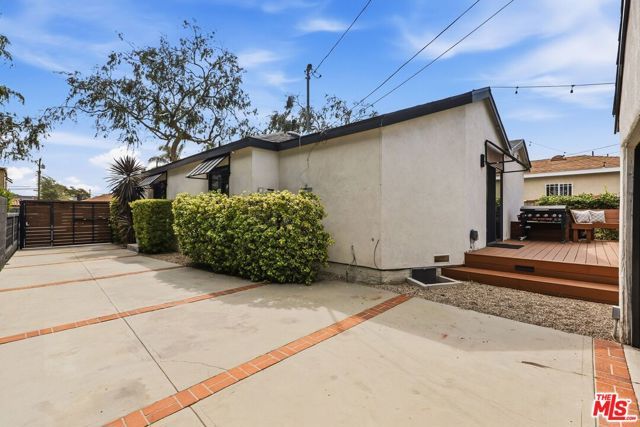 11237 Braddock Drive, Culver City, CA 90230