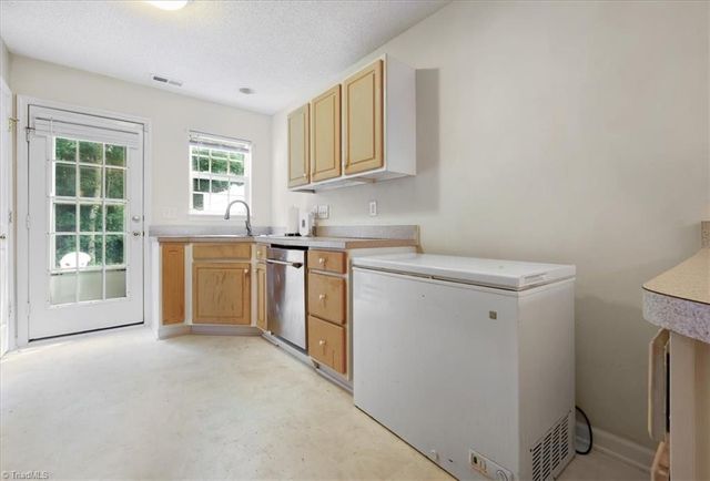 2006 Bluff View Drive, Winston-salem, NC 27127